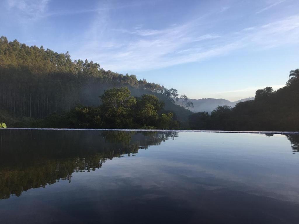 Chalet Chale Tucano Super Luxo Cunha